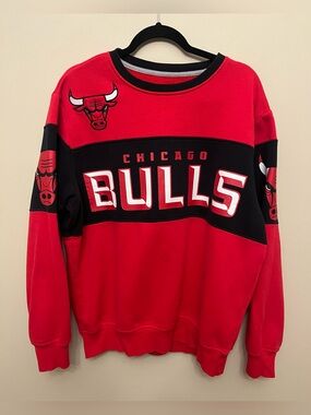 Chicago Bulls G-III Sports by Carl Banks Red Black Crewneck Men's Size Large